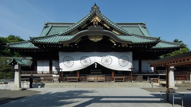 Kuil Yasukuni dibangun untuk memperingati korban perang di Jepang. Tapi, aksi vandalisme mencoret-coret Kuil Yasukuni disebut-sebut sebagai sebuah aksi protes.