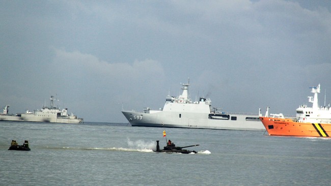 Anggaran pembangunan pangkalan militer di Natuna telah disetujui parlemen sejak tahun lalu. Pangkalan itu dianggap penting karena lokasi Natuna rawan.