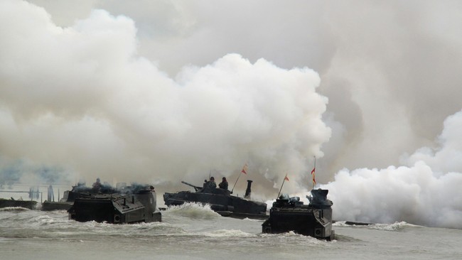 Militer AS menghentikan pencarian delapan marinir yang hilang dalam insiden tenggelamnya tank amfibi, mereka dianggap tewas.