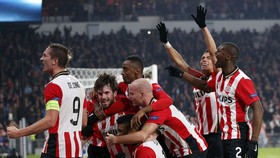 Parade Foto Tim yang Lolos ke 16 Besar Liga Champions (1)