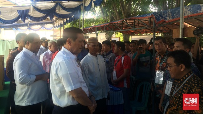 Menteri Koordinator bidang Politik Hukum dan Keamanan Luhut Binsar Pandjaitan ingin memastikan kelancaran pemungutan suara di Tangerang Selatan.