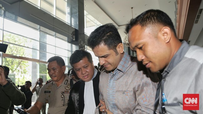 Meringis Nazar di Sidang Perdana