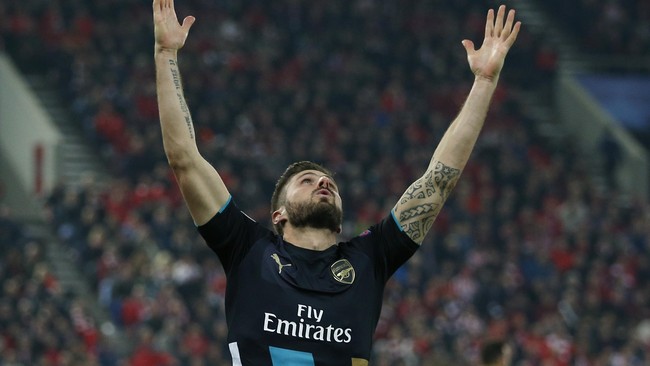 Mathieu Flamini menilai keberhasilan Olivier Giroud mencetak hattrick lantaran pemain asal Perancis itu sempat dibangkucadangkan di awal musim.