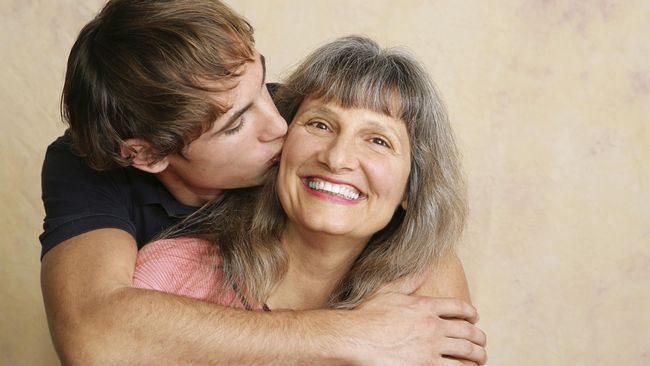 Bagaimana anak dari ibu tunggal melihat sosok sang ibu? Seberapa berat perjuangan sang ibu membesarkan anaknya?
