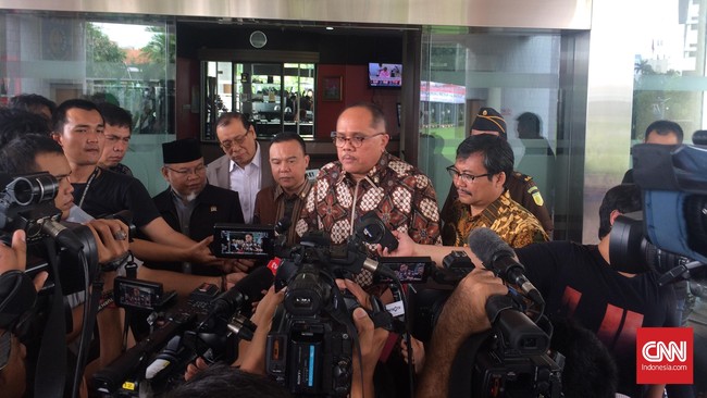 Wakil Ketua MKD Sufmi Dasco Ahmad menampik batalnya rapat internal untuk mengulur penanganan perkara pelanggaran etika Setya Novanto.