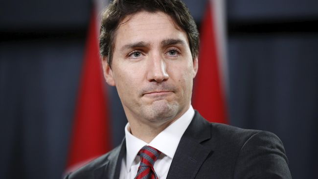 Selain mengungkapkan rasa dukanya, Justin Trudeau juga mengutip lirik lagu Hallelujah dan membaginya via akun twitter miliknya.