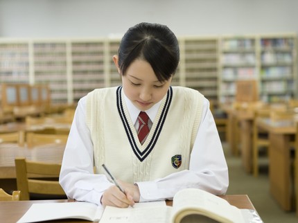 Cara Tepat Menyikapi si Kecil yang Bosan Pergi Sekolah