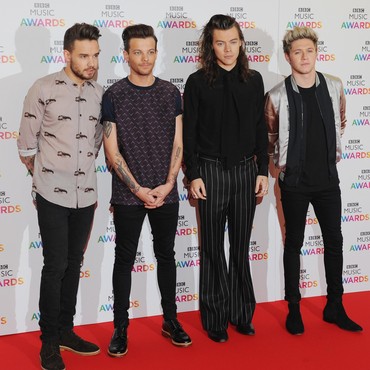 Liam Payne Telpon Harry Styles, Inikah Sinyal Reuni One Direction?
