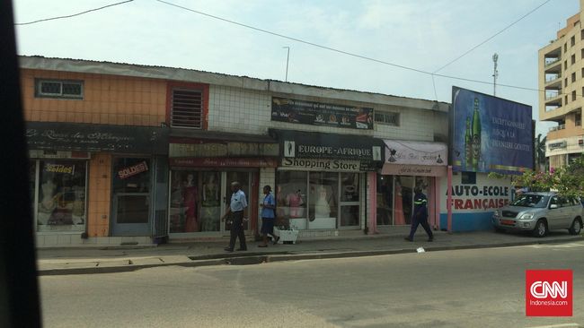 Warga Kamerun Dilarang Menyetir Malam Sebulan Meningkatnya ketegangan antara pemerintah dan kelompok separatis di Kamerun memicu penerapan jam malam dalam berkendara.