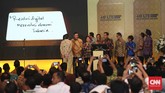 Jokowi Umumkan Revolusi Digital dengan 4G LTE Presiden Joko Widodo hari ini, Jumat (11/12), meresmikan layanan 4G LTE yang diselenggarakan lima operator. Layanan ini sudah tersedia secara nasional.