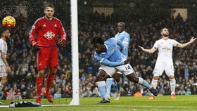 Manchester City Kalahkan Swansea dengan Dramatis di Etihad