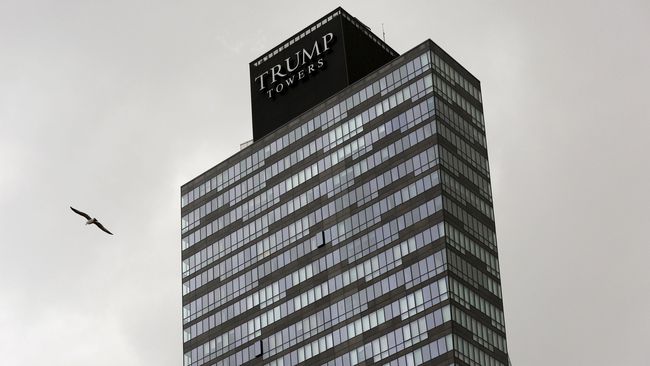 Kecam Komentar Anti-Islam, Anonymous Retas Situs Trump Towers Situs perusahaan Trump Towers milik Donald Trump tidak dapat diakses selama sekitar satu jam setelah dirretas oleh kelompok Anonymous.