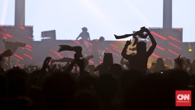Rangkuman Covid: Konser Diizinkan, Vaksin Nusantara Populer