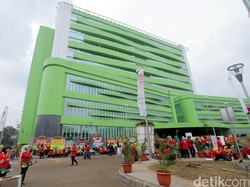 Tenangkan Pasien Covid-19 Ngamuk, 2 Sekuriti Ikut Terinfeksi