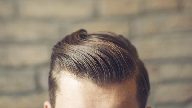 Tren minyak rambut pria modern atau yang lebih beken dengan nama pomade, kelamaan akan tergerus jika produsennya tidak berinovasi.