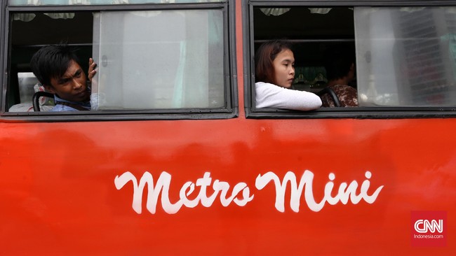 Banyaknya angka kecelakaan lalu lintas oleh bus Metromini membuat pemerintah dirasa perlu menjamin penumpang dengan moda transportasi yang layak.