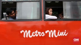 img-title Nada Sesal dan Cerita Indah Penumpang Setia Metromini