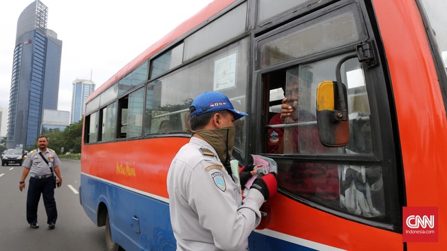 Para sopir bus Metromini yang menggelar demonstrasi dengan mogok beroperasi dianggap tidak masalah karena hanya bersifat sesaat.
