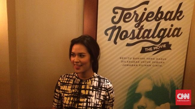 "Seru banget sih, saya membangun chemistry dengan aktor lainnya," Raisa menceritakan pengalaman menjadi pemeran utama film pertama.