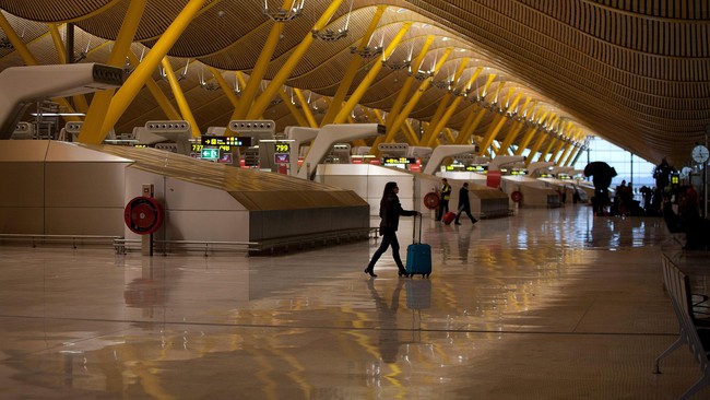 Mendagri Jerman ingin memperkenalkan sistem pengenal wajah di bandara untuk mengidentifikasi tersangka teror menyusul dua serangan yang diklaim ISIS bulan lalu.
