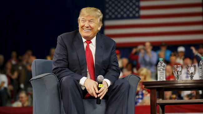 Ratusan ribu orang menandatangani petisi mendesak pemerintah menolak Donald Trump masuk Inggris. Petisi muncul setelah Trump mengeluarkan komentar anti-Islam.
