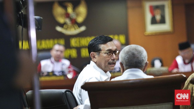 Luhut bertemu bos Freeport James R Moffett untuk menjajaki kerja sama. Namun karena izin dari pemerintah tak keluar, kerja sama urung diwujudkan.