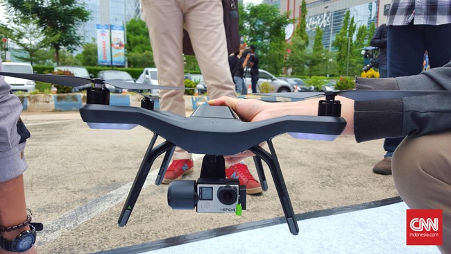 Polres Bogor mengoperasikan drone untuk memantau arus lalu lintas di Puncak setiap dua jam sekali, khususnya pada pagi dan siang hari.