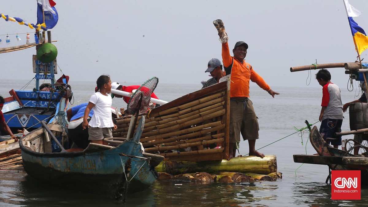 Nadran, Larung Laut Nelayan Angke