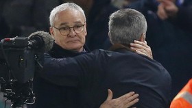 Dulu Dipecat karena Ranieri, Mourinho Kini Kirim Dukungan