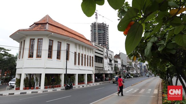 Apotheek Chung Hwa adalah saksi sejarah perkembangan Jakarta, dari Batavia menjadi kota metropolitan yang kita kenal sekarang. Bagaimana kisahnya?