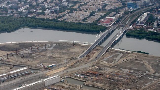 Dua rancangan peraturan daerah ini dinilai sebagai cara untuk mempercepat proyek Reklamasi Teluk Jakarta.