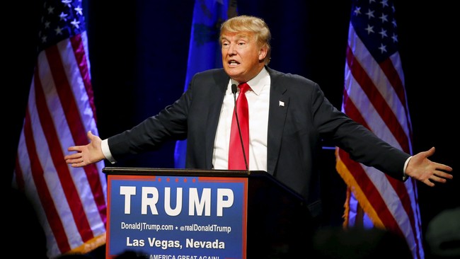Donald Trump menyebut bahwa kebijakan dari Presiden Barack Obama dan mantan Menteri Luar Negeri Hillary Clinton "menciptakan ISIS." 