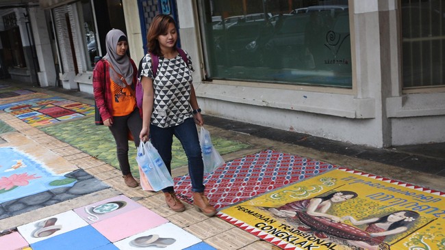 Revitalisasi trotoar Cikini dan Kramat Raya ditargetkan rampung pada Desember 2019.