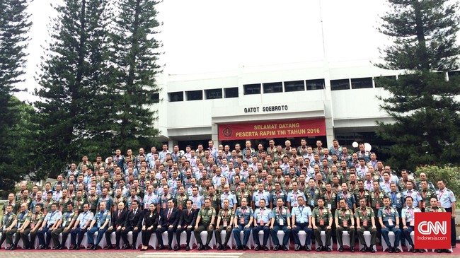 Keberadaan jabatan Wakil Panglima TNI perlu dianalisa berdasarkan UU No 3 Tahun 2002 dan UU 34/2004 tentang TNI.