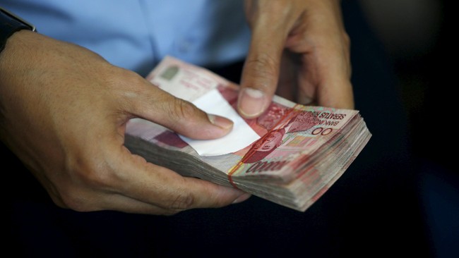 Persepsi positif pertumbuhan ekonomi 5,18 persen pada kuartal II 2016 ikut memperkuat sentimen positif kebijakan Pengampunan Pajak yang memperkuat rupiah.