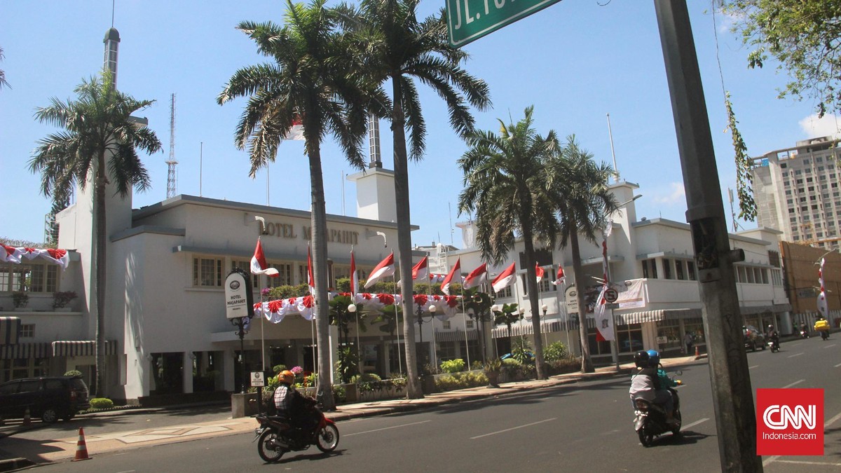 Menapak Sejarah di Hotel Kuno