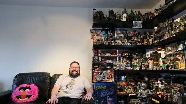 Selain Star Wars, Jason Wingreen juga berperan dalam sejumlah film besar, seperti Star Trek dan Seinfeld.