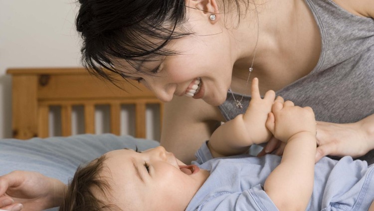 Kadang kita terlalu sibuk, sehingga sering nggak punya waktu buat anak. Padahal sebenarnya waktu kita bersama mereka nggak lama.