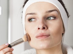Mengenal Foundation, Produk Kosmetik Dasar dari Make Up