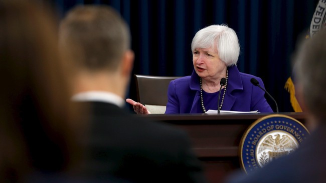 Moody's memprediksi The Fed mengerek lagi suku bunga acuan pada kecepatan yang sangat bertahap, dengan dua sampai tiga tingkat kenaikan.
