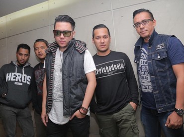 Langgar Kode Etik, Richie Setiawan Didepak dari Vokalis Five Minutes