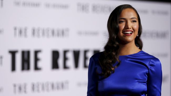 Grace Dove, aktris Kanada, pemeran istri Leonardo DiCaprio di The Revenant, tak diundang panitia ke pesta Oscar 2016.