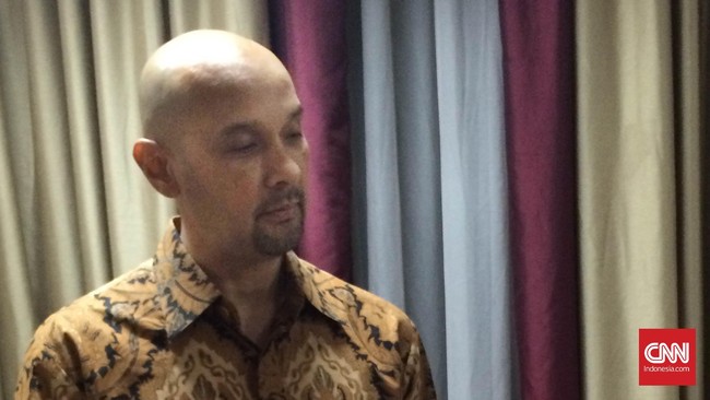 Vice President Corporate Communication Freeport Indonesia Riza Pratama enggan berkomentar banyak konsekuensi dari aturan mineral baru Jokowi.