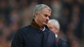 Valencia Turut Berburu Jose Mourinho