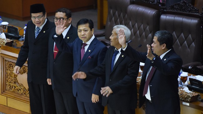 Peneliti Formappi menilai kocok ulang perlu dilakukan sebagai langkah evaluasi performa kepemimpinan saat ini, yang dulunya dipilih secara paket.