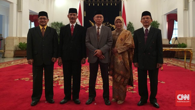 Karena jumlahnya belum lengkap, lima komisioner Komisi Yudisial (KY) belum bisa mengambil keputusan strategis.