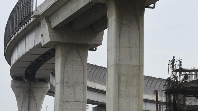 Sepanjang Januari 2016, BPS mencatat impor barang modal turun menjadi US$1,79 miliar dibandingkan Desember 2015 sebesar US$2,21 miliar.
