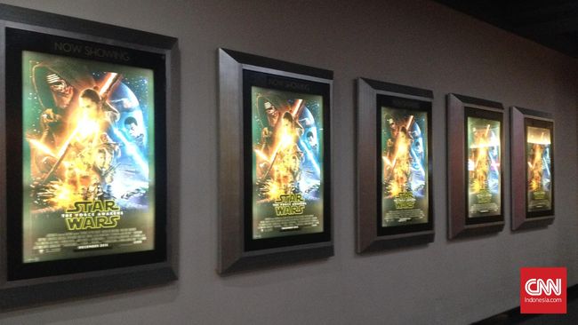 Star Wars: The Force Awakens melampaui pendapatan domestik Avatar, jika inflasi tahunan tidak diperhitungkan.