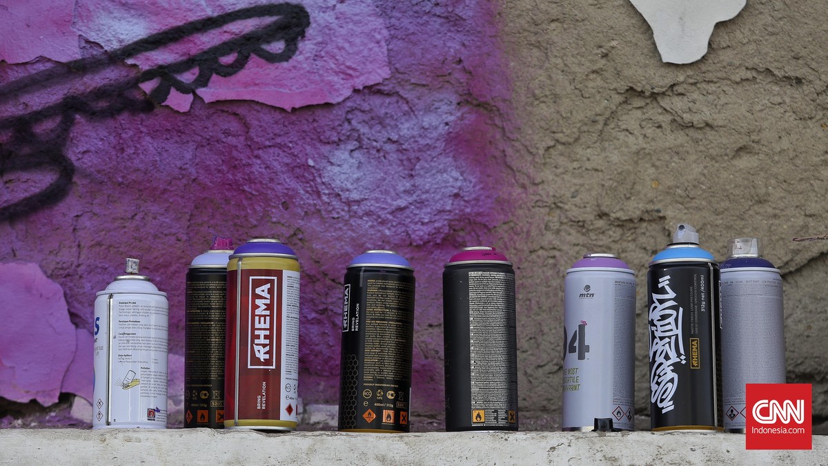 Grafiti di Dinding Gudang Sarinah