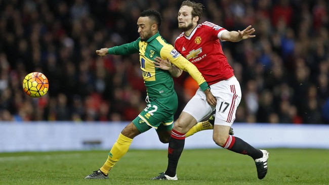Norwich City FC berhasil mempermalukan Manchester United di kandangnya sendiri, Old Trafford, dengan skor 2-1. Norwich bahkan sempat unggul 2-0 dalam laga itu.